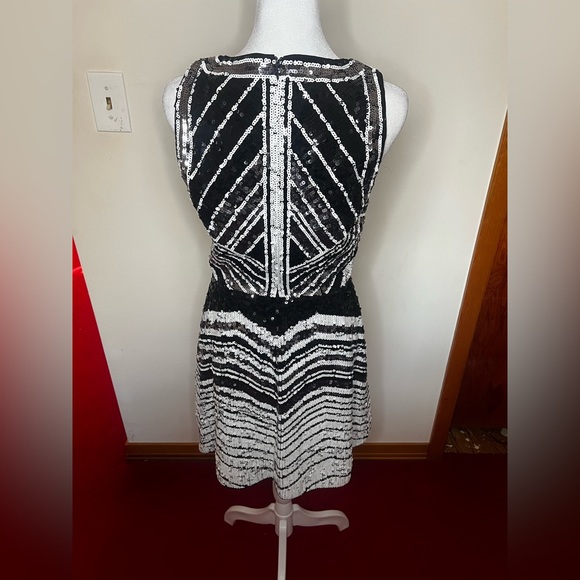 Guess Sequin dress - Picture 7 of 7